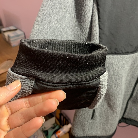 North-face zip up jacket small - Picture 3 of 4